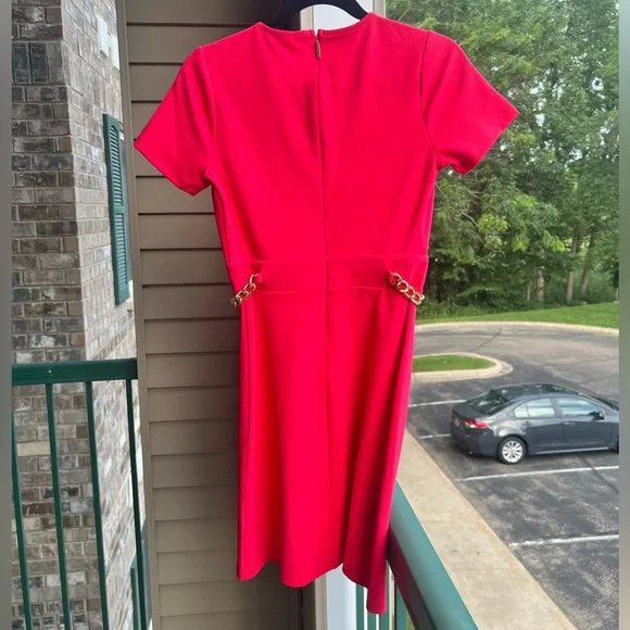 π Michael Kors Deep Pink Sheath Dress Size XS Gold Chain Waist - Picture 5 of 12